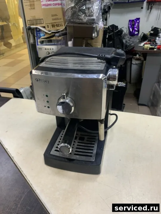 Кофеварка Saeco HD8325
