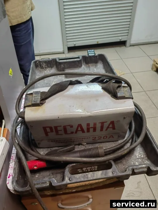 Инверторный сварочник РЕСАНТА САИ 220